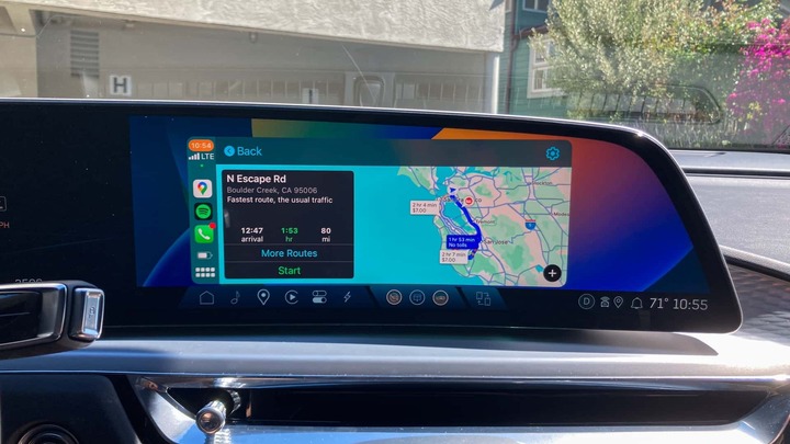 Giao diện CarPlay trên Cadillac Lyriq. (Ảnh: InsideEVs)