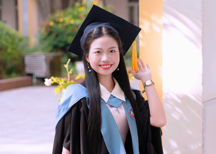 Tran Thuy Linh se formou com doutorado após 3,5 anos (Foto: NVCC)