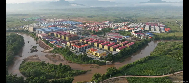 Hàng nghìn người bị buôn bán vào KK Park, một khu phức hợp trên biên giới Thái Lan-Myanmar được thiết kế để lừa đảo với quy mô toàn cầu. (Ảnh: Stefan Czimmek/DW)