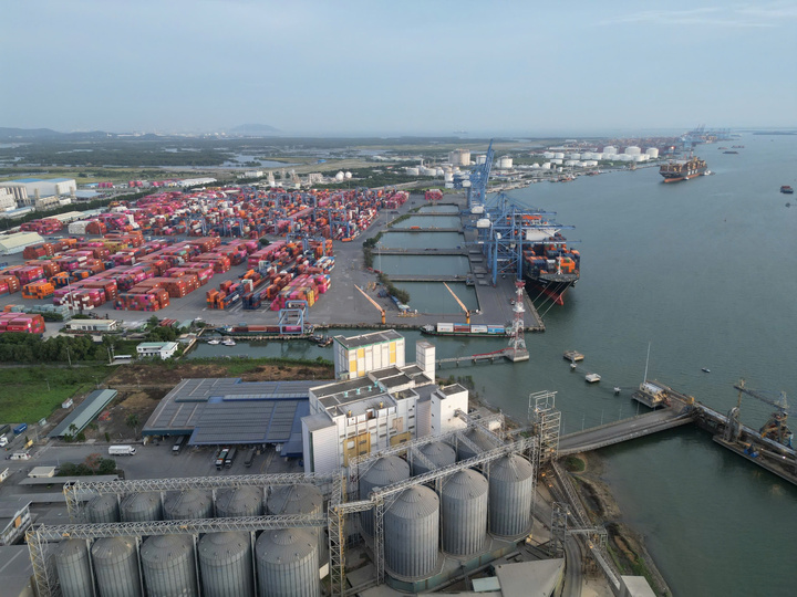 Gemäß der neuen Planung werden alle Frachthäfen in der Innenstadt von Ho-Chi-Minh-Stadt in das Gebiet Cai Mep-Thi Vai verlegt. (Foto: Luong Y)