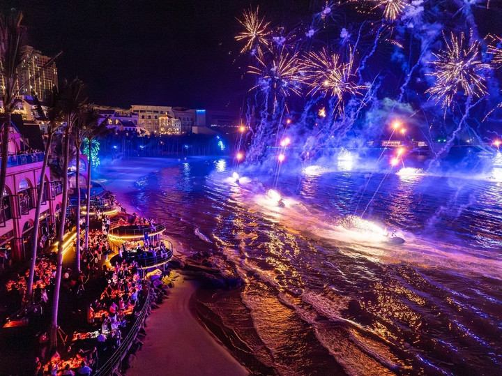 Du khách có thể vừa dùng bữa, thưởng thức bia và xem trình diễn từ nhà hàng Sun Bavaria GastroPub. (Ảnh: Sun Group)