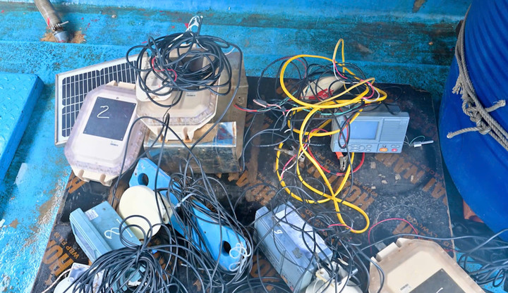 Các thiết bị liên quan đến vụ án.