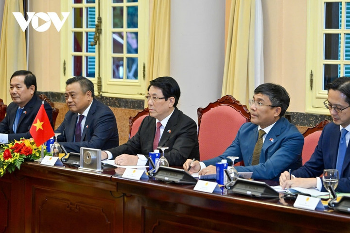 Chủ tịch nước Lương Cường phát biểu tại hội đàm.