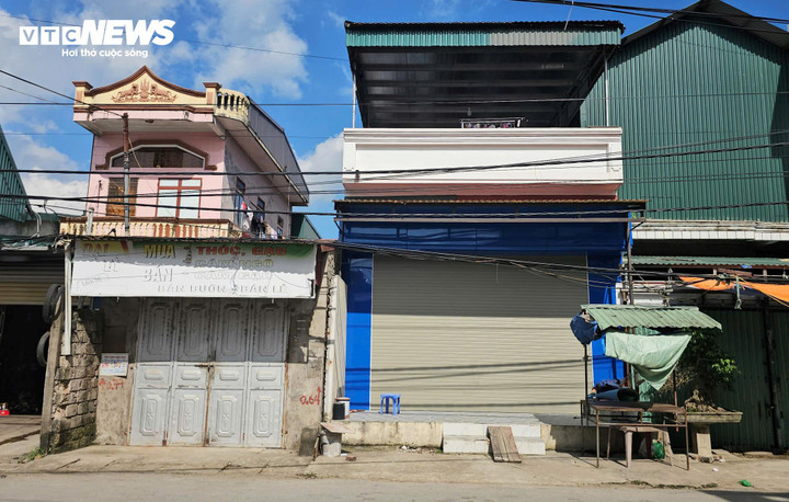 Cơ quan thi hành án đánh giá việc bản án phúc thẩm yêu cầu phá một phần móng và tường của ngôi nhà 2 tầng là không thể thi hành, người lấn chiếm đất còn có thái độ thách thức, chống đối quyết liệt việc tổ chức thi hành bản án. (Ảnh: Tiến Thắng)