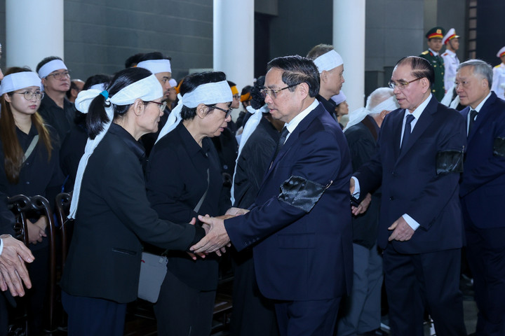 Thủ tướng Phạm Minh Chính cùng các lãnh đạo, nguyên lãnh đạo Đảng, Nhà nước chia buồn cùng gia quyến ông Trần Phương.