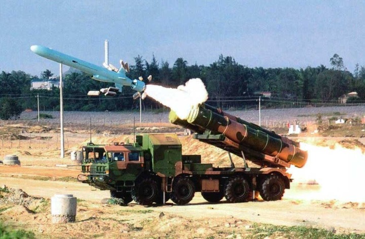 Tên lửa hành trình chống hạm YJ-62 được phóng từ bệ phóng di động. Ảnh Missilery