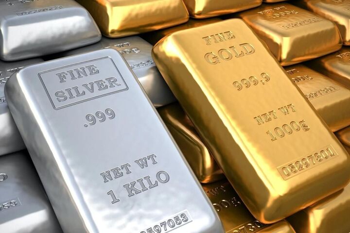 Nhiều nhà đầu tư băn khoăn không biết nên đầu tư vàng hay bạc. (Ảnh minh hoạ).