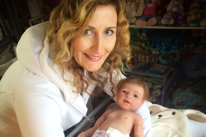 Sylvia nghiện búp bê tái sinh và có 250 con búp bê.