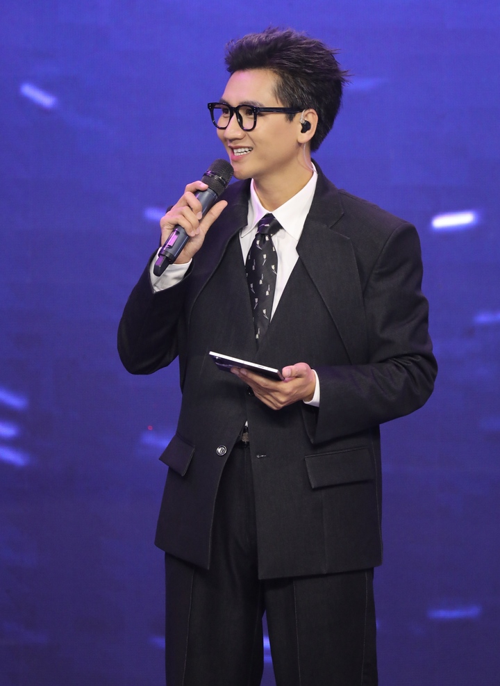 MC Công Tố.
