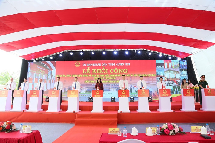 Nguyễn Quang Hưng, Phó Chủ tịch thường trực UBND tỉnh phát biểu tại lễ khởi công.