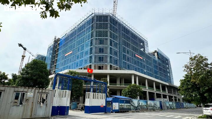 Khu nhà xã hội có tổng diện tích hơn 1,5 ha, gồm 4 khối nhà cao 9 tầng, 1 tầng hầm và 1 tum.