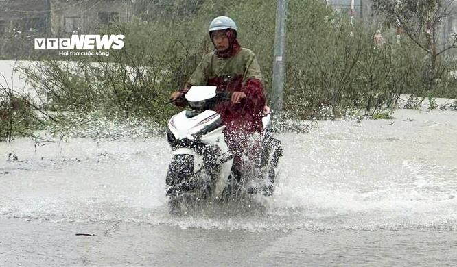 Dự báo thời tiết ngày 26/10, miền Trung nhiều nơi mưa to đến rất to. (Ảnh minh hoạ: Nguyễn Vương)