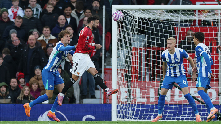 Bruno là cầu thủ đầu tiên uy hiếp khung thành đối phương. (Ảnh: Reuters)