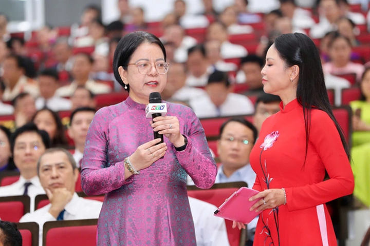 Các điển hình tiên tiến giao lưu tại Đại hội.