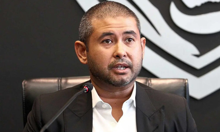 Hoàng thân Tunku Ismail.