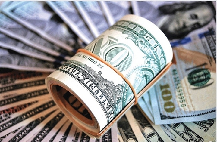 Giá USD trên thị trường tự do đang cao hơn nhiều so với mức niêm yết tại ngân hàng. (Ảnh minh hoạ).