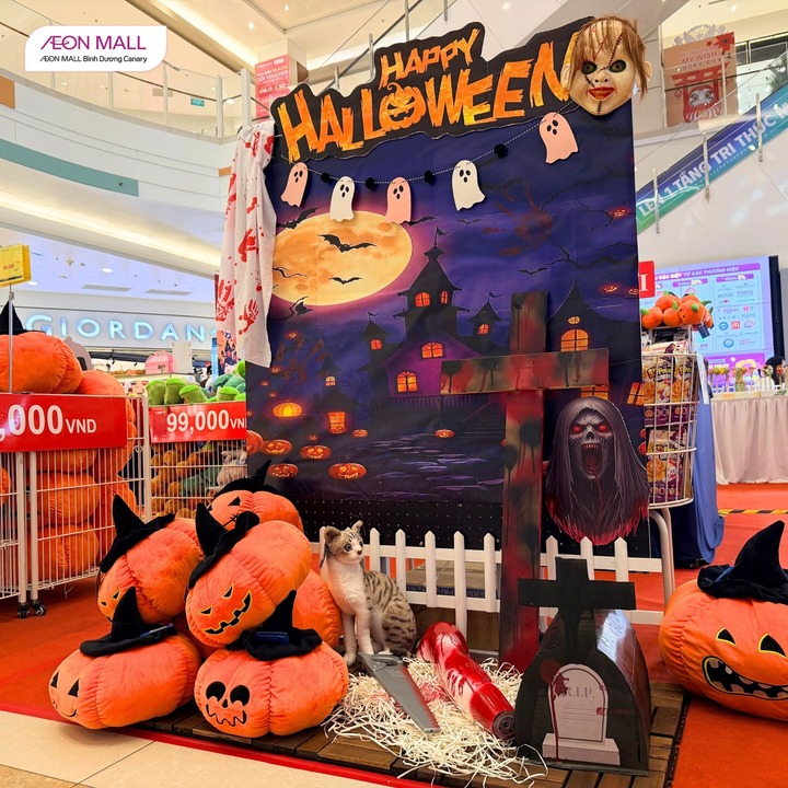 Góc decor Halloween tại Trung tâm thương mại ở TP.HCM.