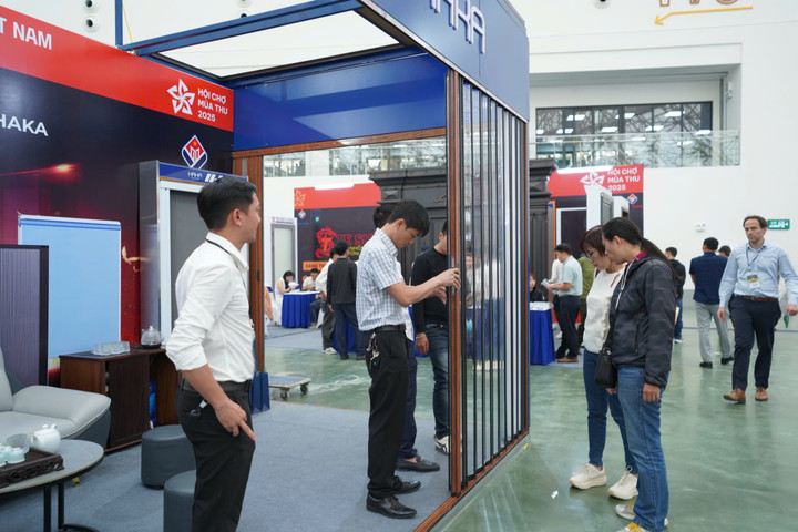 Khai mạc Triển lãm quốc tế ngành Cửa Việt Nam 2025 - 4