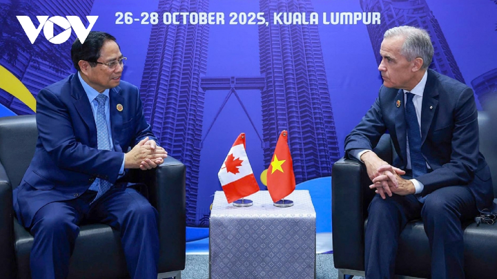 Thủ tướng Chính phủ Phạm Minh Chính gặp Thủ tướng Canada Mark Carney.