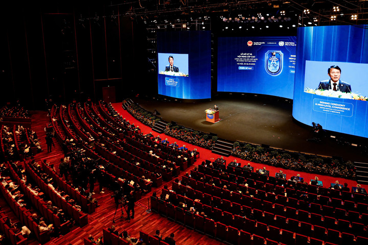 Toàn cảnh phiên bế mạc Lễ mở ký và Hội nghị cấp cao Công ước của Liên hợp quốc về chống tội phạm mạng. (Ảnh: Minh Đức)