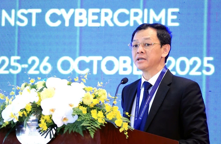 Thứ trưởng Bộ Y tế Nguyễn Tri Thức.