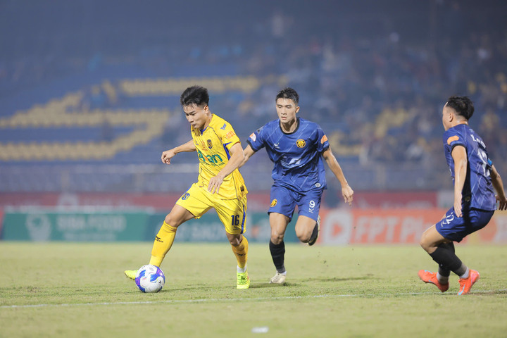 Trực tiếp bóng đá Sông Lam Nghệ An 0-1 Thanh Hoá, vòng 8 V.League - 1