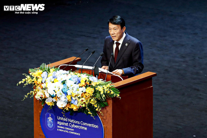 Đại tướng, Bộ trưởng Bộ Công an Lương Tam Quang phát biểu tại phiên bế mạc Lễ mở ký và Hội nghị cấp cao về Công ước Hà Nội. (Ảnh: Minh Đức)