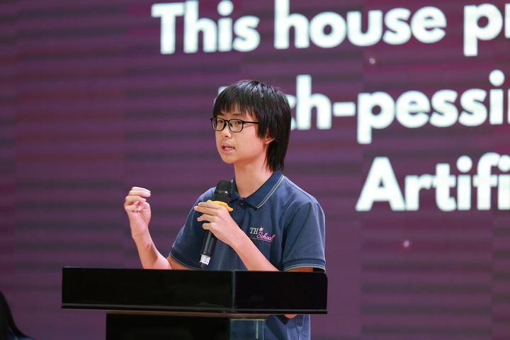 Đại diện đội phản đối - THS Khaby Lame Mechanism. (Ảnh nhà trường)