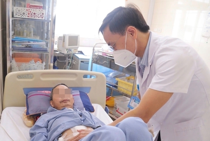 Bệnh nhân ung thư điều trị sau phẫu thuật.