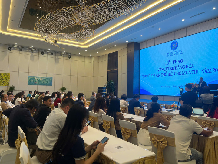 Toàn cảnh Hội thảo về xuất xứ hàng hóa được tổ chức trong khuôn khổ Hội chợ mùa Thu lần thứ nhất - 2025.