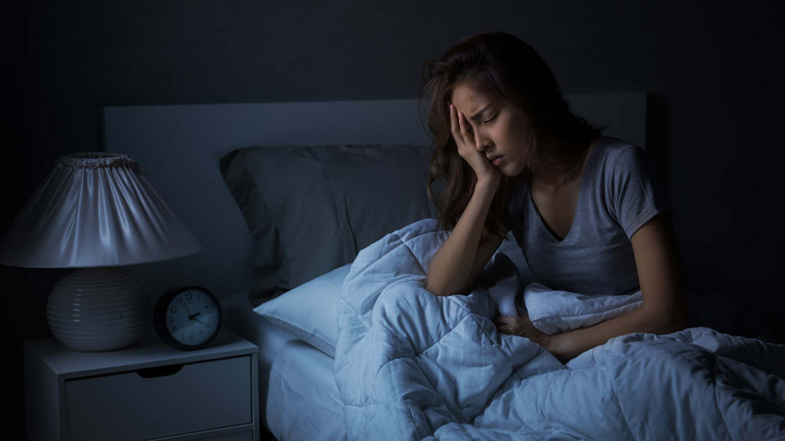 Mẹo ngủ lại khi thức giấc giữa đêm là điều rất nhiều người cần đến. (Ảnh: Raffles)