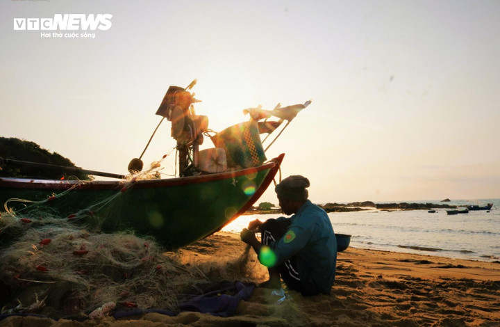 Gia Lai hỗ trợ tiền tương đương 30 kg gạo/người/tháng đối với thành viên gia đình và 3 triệu đồng/tháng đối với chủ tàu cá.