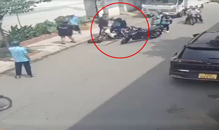 Công an TP.HCM đang làm việc với thanh niên hành hung hai nam sinh giữa đường ở phường Thủ Đức.