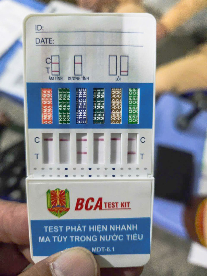 Tài xế D. dương tính với 4 nhóm chất ma tuý MDMA, KET, MET và AMP. (Ảnh: CACC)