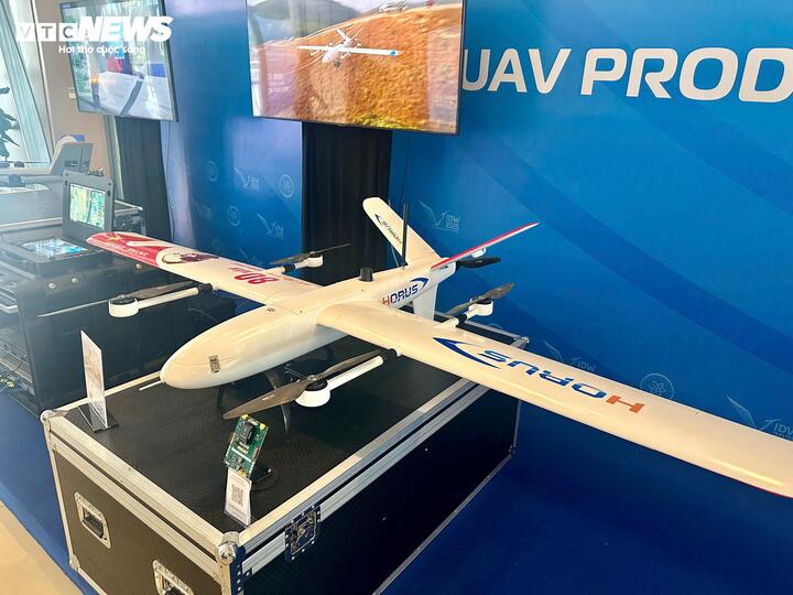 Loạt drone mở màn ấn tượng tại Tuần lễ Số Quốc tế Việt Nam 2025 - 4