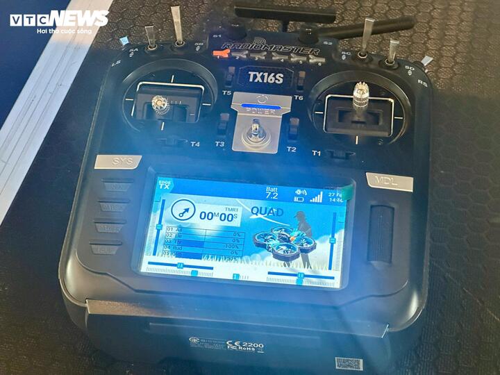 Loạt drone mở màn ấn tượng tại Tuần lễ Số Quốc tế Việt Nam 2025 - 5