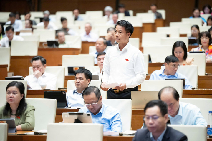 Đại biểu Hoàng Quốc Khánh (Đoàn ĐBQH tỉnh Lai Châu).