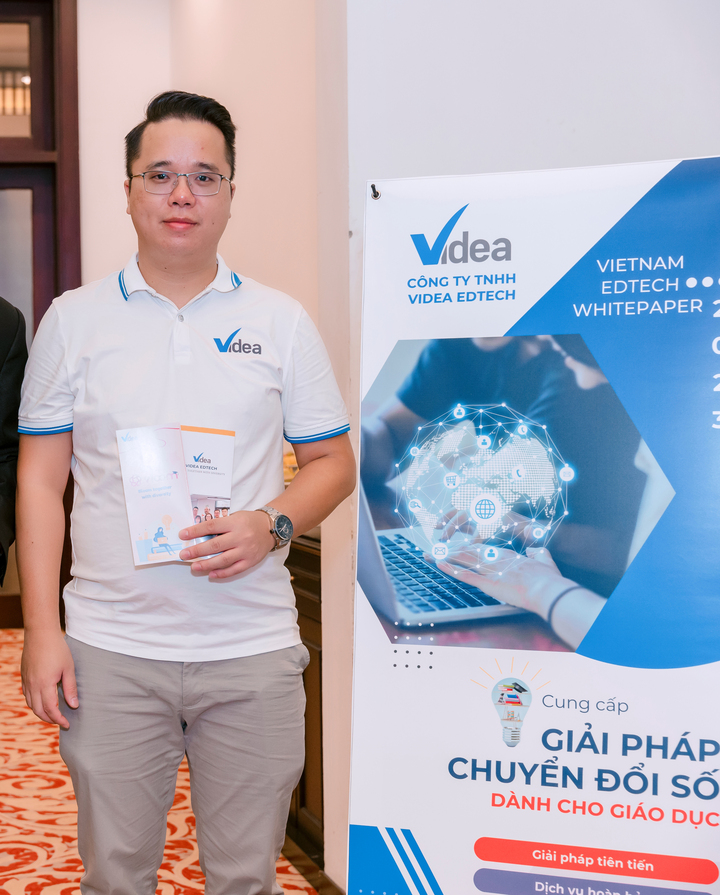 En representant för Videa EdTech Company presenterade digitala transformationslösningar inom utbildning på Vietnam-Korea Digital Forum 2025.