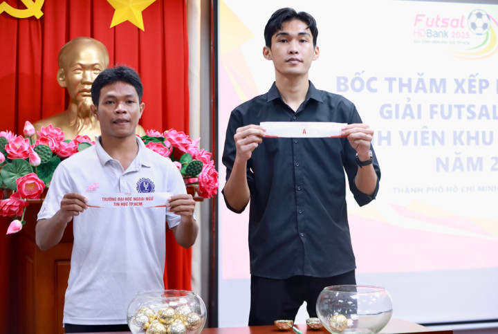 Lễ bốc thăm chia bảng.