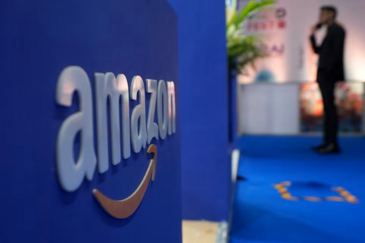 Logo Amazonu v kanceláři v Indii. (Zdroj: Reuters)