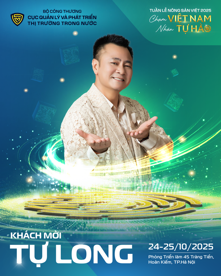 Nghệ sĩ Tự Long tham gia phiên livestream giới thiệu về Gạo ST25 tại Tuần lễ Nông sản Việt.