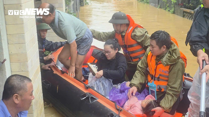 Hơn 1.800 người già, trẻ em, phụ nữ mang thai và người đau ốm được chăm sóc, bố trí chỗ ở tạm.