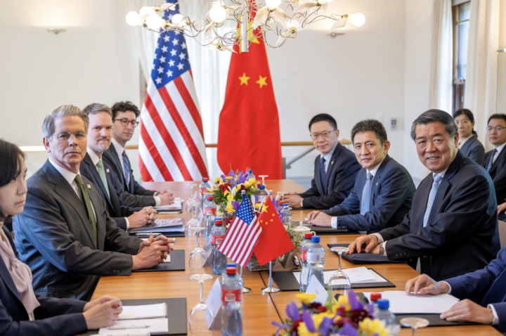 Hai phái đoàn Mỹ và Trung Quốc trong cuộc đàm phán thương mại tại Geneva, Thụy Sĩ hồi tháng 5. (Ảnh: Reuters)