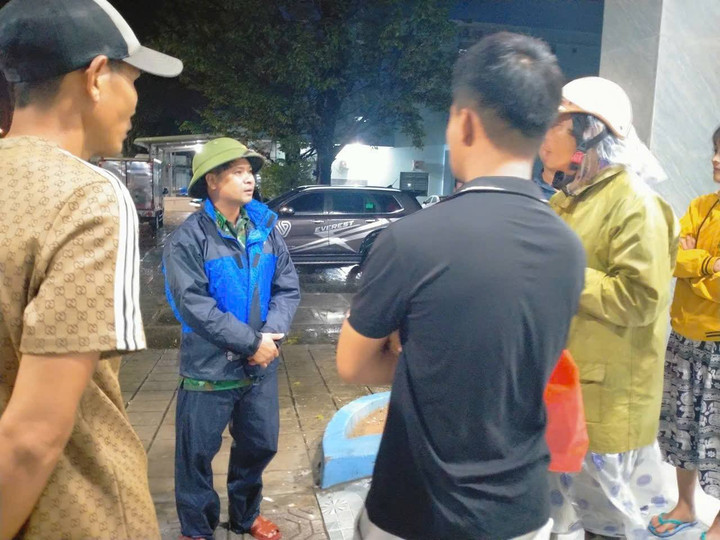 Chính quyền địa phương hỗ trợ tổ chức tang lễ cho nạn nhân bị điện giật.