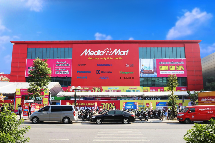 MediaMart thăng hạng trong Top 10 công ty bán lẻ uy tín 2025 - 3
