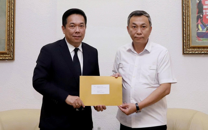 Đại diện LĐBĐ Thái Lan có mặt ở trụ sở VFF.