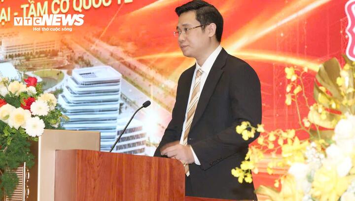 លោក Nguyen The Manh ប្រធានសមាគមអ្នកម៉ៅការសំណង់ Hai Phong បាននិយាយនៅក្នុងសន្និសីទ។