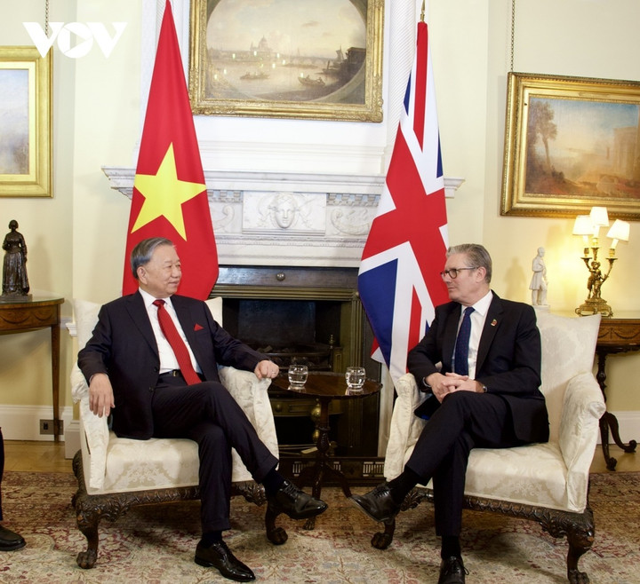 Tổng Bí thư Tô Lâm và Thủ tướng Anh Keir Starmer.
