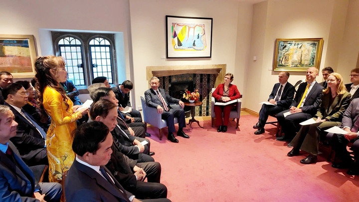 បណ្ឌិត Nguyen Thi Phuong Thao សន្យាបន្តពង្រីកកិច្ចសហប្រតិបត្តិការជាមួយសាកលវិទ្យាល័យ Oxford - ១