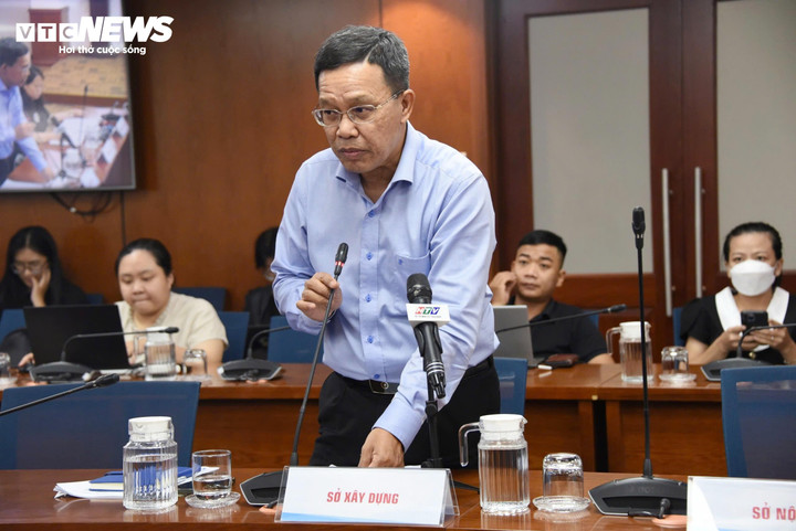 Ông Hoàng Phúc Dũng tại buổi họp báo.